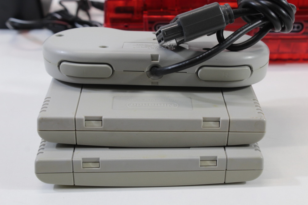 Super Nintendo Console Transparent Clear Red AC AV Super Famicom Conversion Plays NTSC-U/C & NTSC-J & Controller x1 Game x2 (A) Super Nintendo SNES Super Famicom SFC