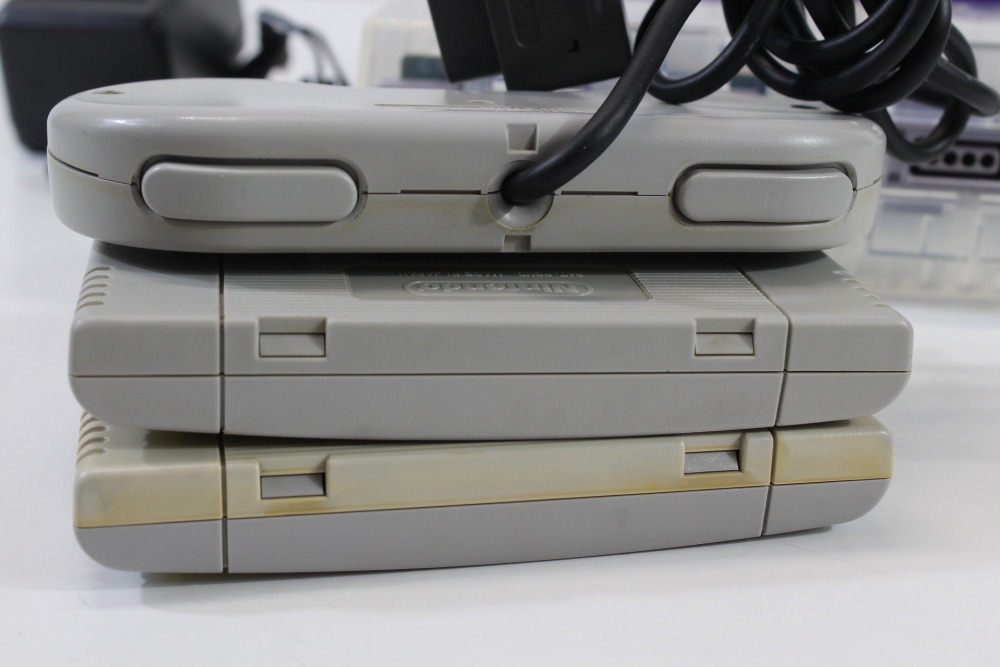 Super Nintendo Console Transparent Crystal Clear AC AV Super Famicom Conversion Plays NTSC-U/C & NTSC-J & Controller x1 Game x2 (A) Super Nintendo SNES Super Famicom SFC
