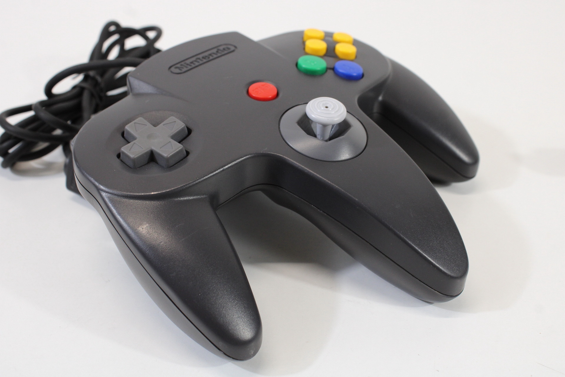 Lot of 2 Official Nintendo 64 Controller Gray & Black x Gray 6~7/10 Tight Stick N64 (B)