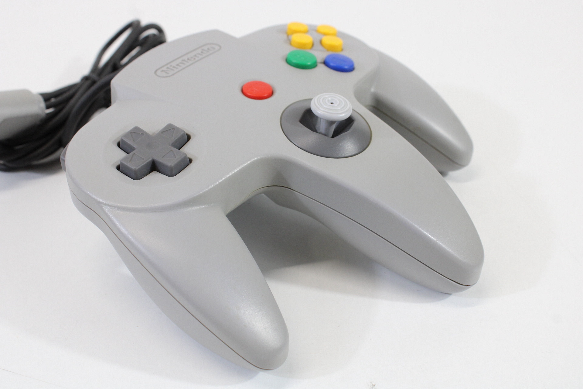 Lot of 2 Official Nintendo 64 Controller Gray & Black x Gray 6~7/10 Tight Stick N64 (B)