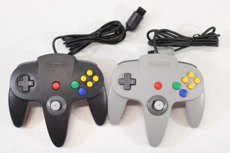 Lot of 2 Official Nintendo 64 Controller Gray & Black x Gray 8/10 Tight Stick N64 (B)