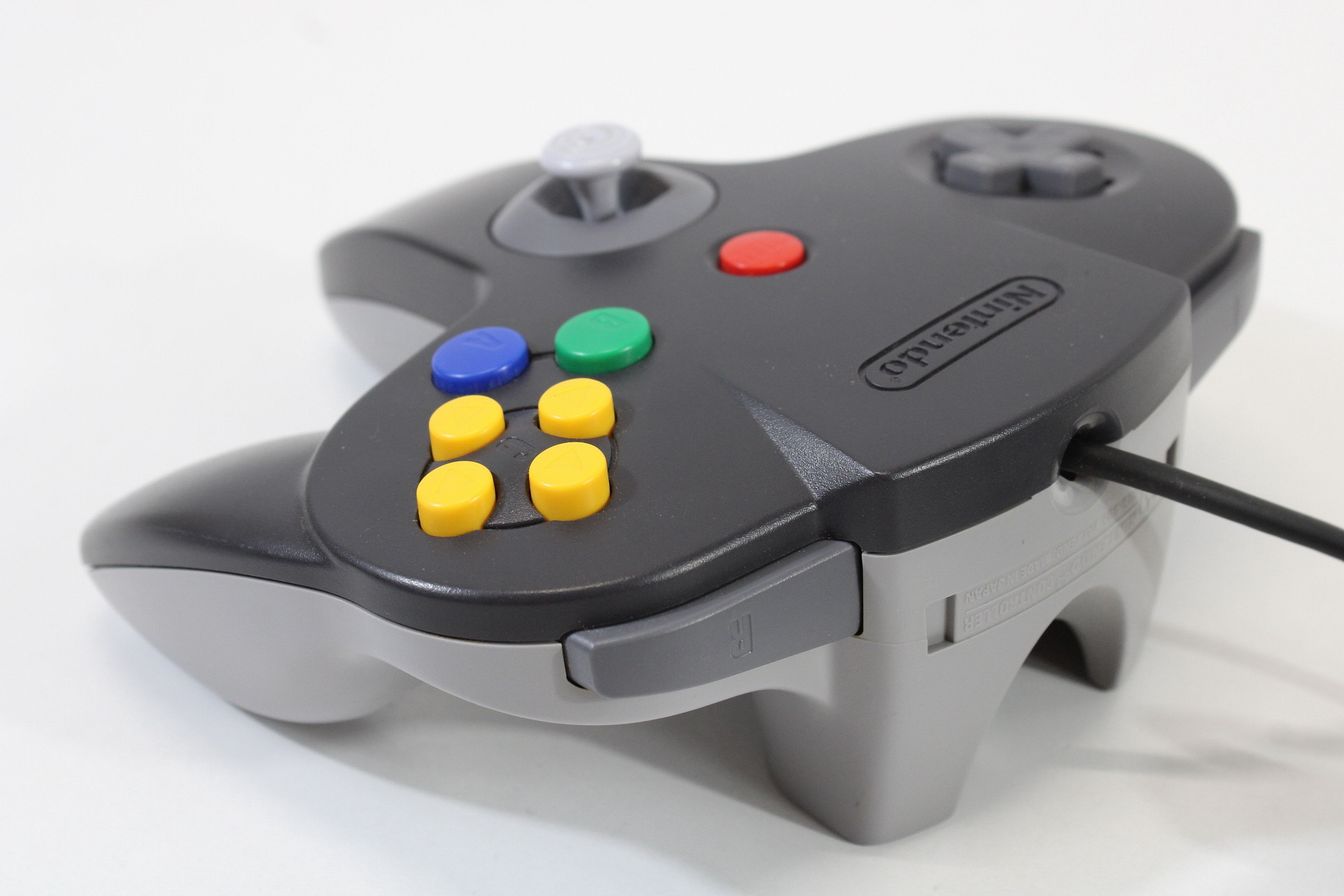 Lot of 2 Official Nintendo 64 Controller Gray & Black x Gray 8/10 Tight Stick N64 (B)
