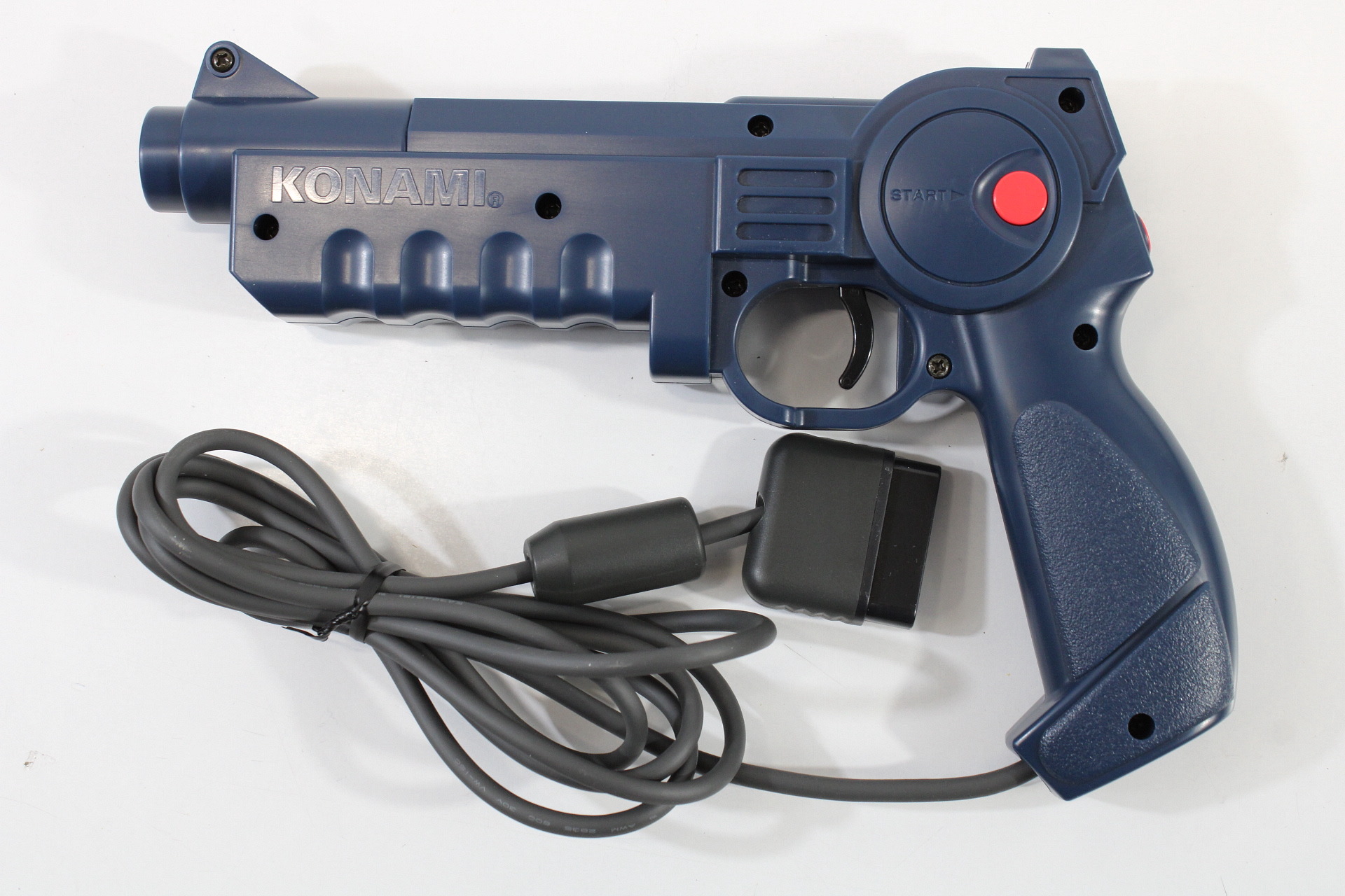 Boxed Konami SLPH-00014 Hyper Blaster Light Gun Controller (B) Playstation PS1 PS2