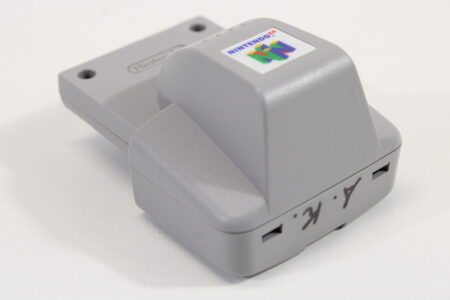 Official Nintendo Rumble Pack for Nintendo 64 Crack in Shell (C) Nintendo 64 N64
