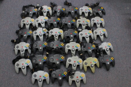 Lot of 33 Official Nintendo 64 Controller Loose Stick (UNTESTED UNCLEANED AS IS) N64