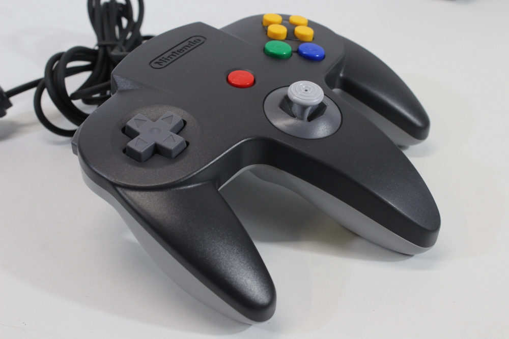 Lot of 2 Official Nintendo 64 Controller Black x Gray Back 9/10 Tight Stick N64 (B)