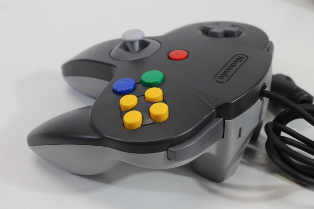 Lot of 2 Official Nintendo 64 Controller Black x Gray Back 9/10 Tight Stick N64 (B)