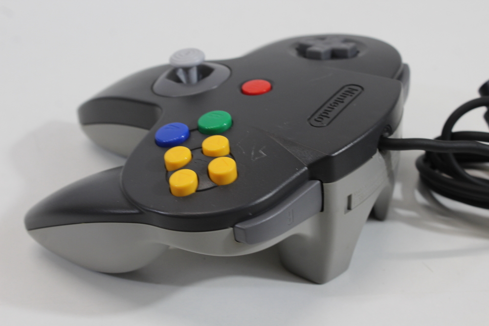 Lot of 2 Official Nintendo 64 Controller Black x Gray Back 9/10 Tight Stick N64 (B)