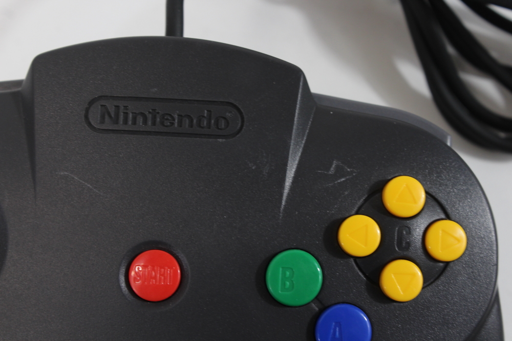 Lot of 2 Official Nintendo 64 Controller Black x Gray Back 9/10 Tight Stick N64 (B)