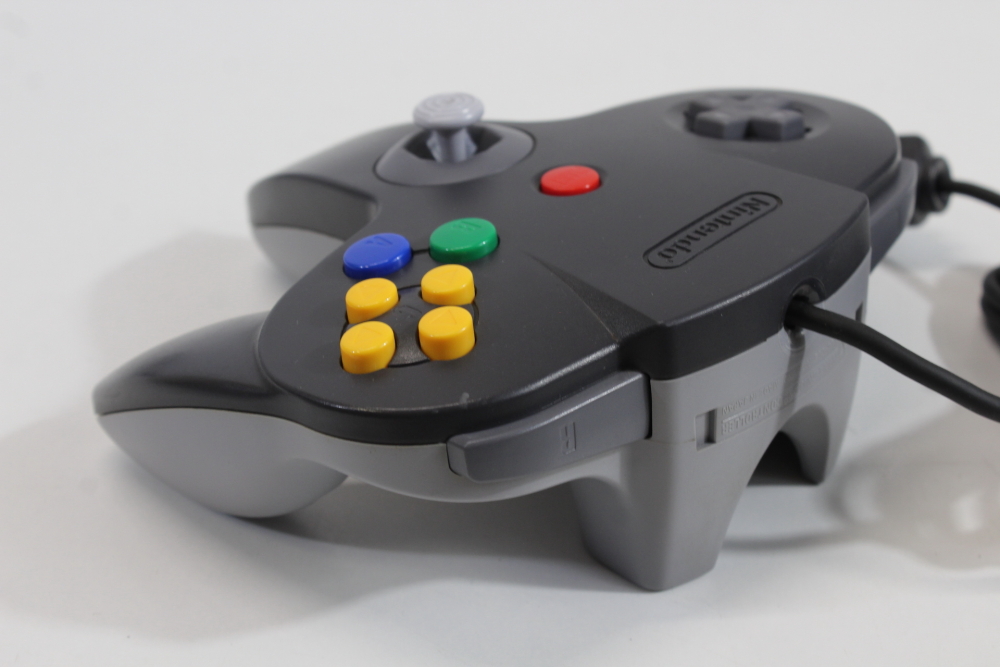 Lot of 2 Official Nintendo 64 Controller Black x Gray Back 8/10 Tight Stick N64 (B)