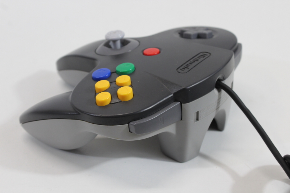Lot of 2 Official Nintendo 64 Controller Black x Gray Back 7/10 Tight Stick N64 (B)