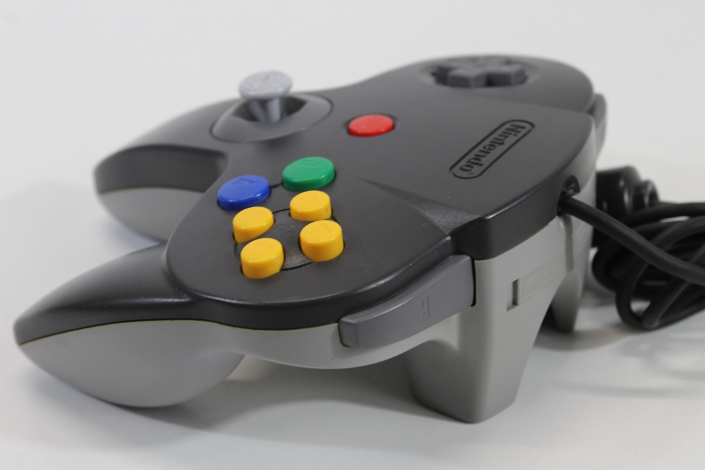 Lot of 2 Official Nintendo 64 Controller Black x Gray Back 7/10 Tight Stick N64 (B)