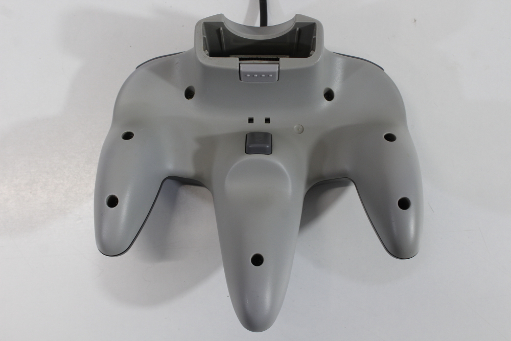 Lot of 2 Official Nintendo 64 Controller Black x Gray Back 7/10 Tight Stick N64 (B)