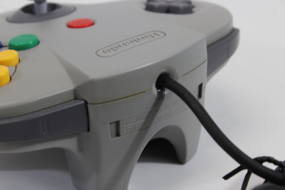 Official Nintendo 64 Controller Gray 10/10 Tight OEM Stick N64 (B)