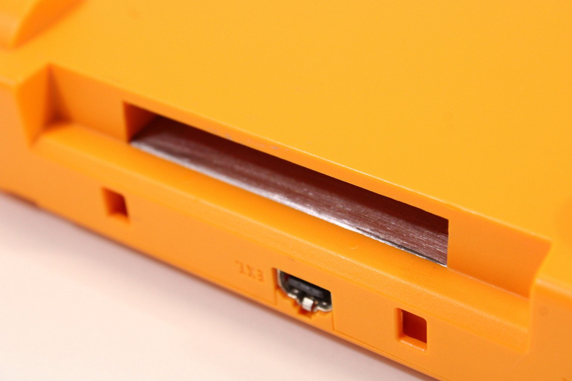 Nintendo Gamecube Gameboy Player Orange DOL-017 Crack in Shell (B)