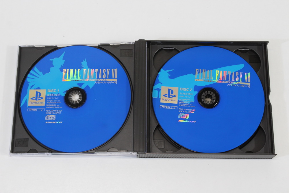 Final Fantasy VII 7 International CIB (B Cover Art Water Damage) SONY PlayStation 1 PS1