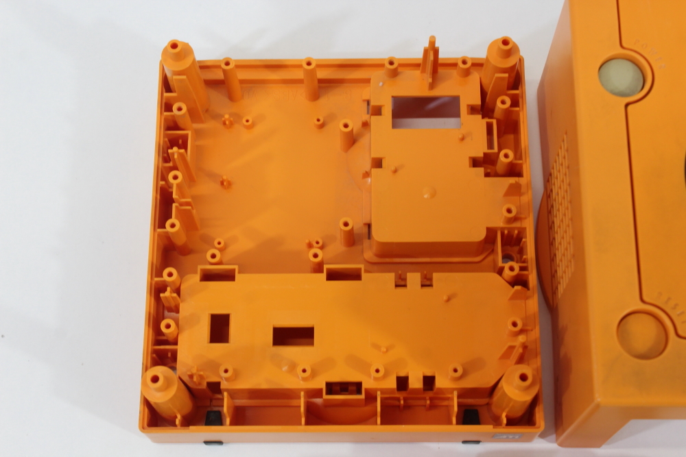 Nintendo GameCube OEM Replacement Shell Only Spice Orange DOL-001 (For Parts or Repair) Nintendo GameCube GC