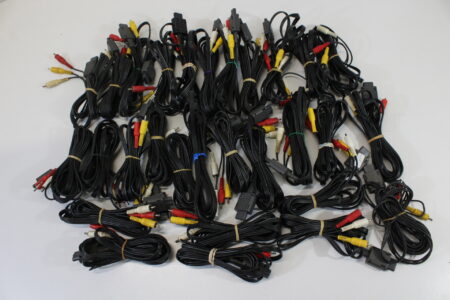 Wholesale Lot of 29 Nintendo Super Famicom Super Nintendo N64 GameCube OEM AV Cable  (NOT WORKING)