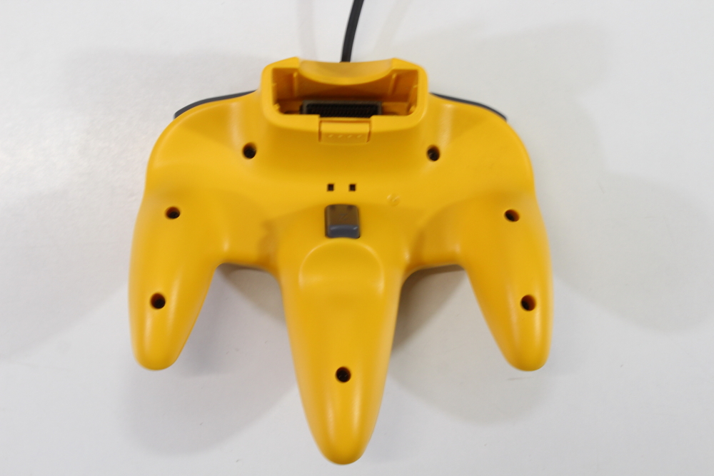 Official Nintendo 64 Controller Yellow 9/10 Tight Stick N64 (B)