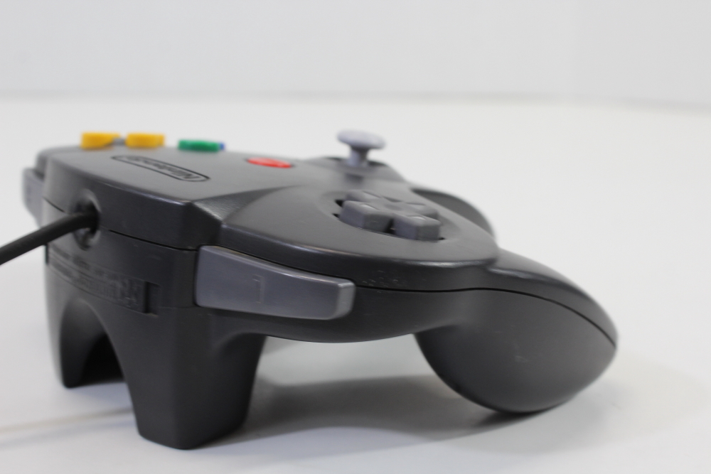 Official Nintendo 64 Controller Black 7/10 Tight Stick (B) Nintendo 64 N64
