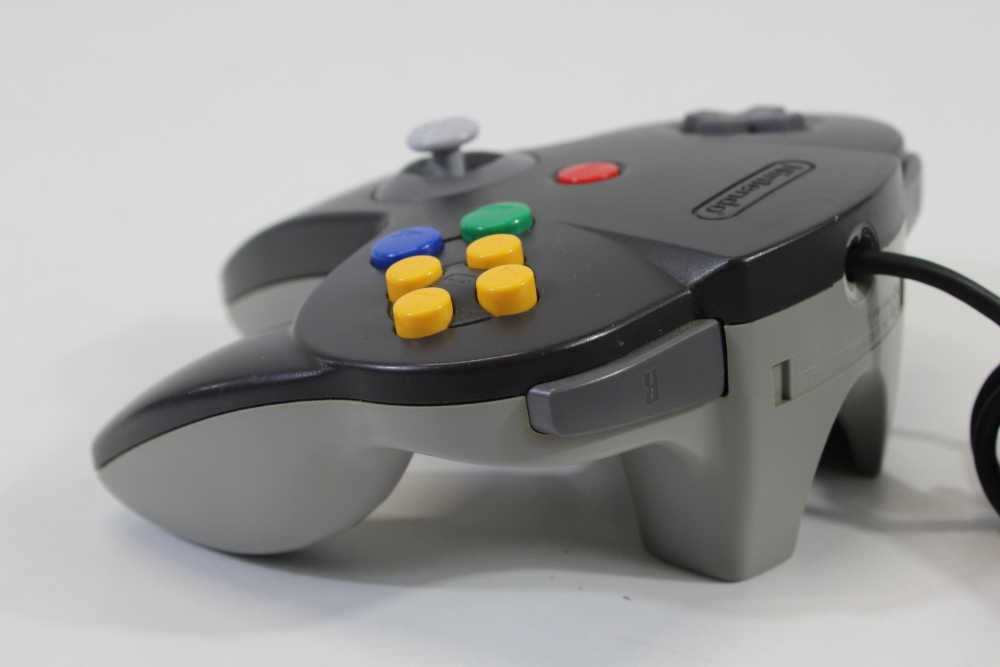 Official Nintendo 64 Controller Black 7/10 Tight Stick (B) Nintendo 64 N64