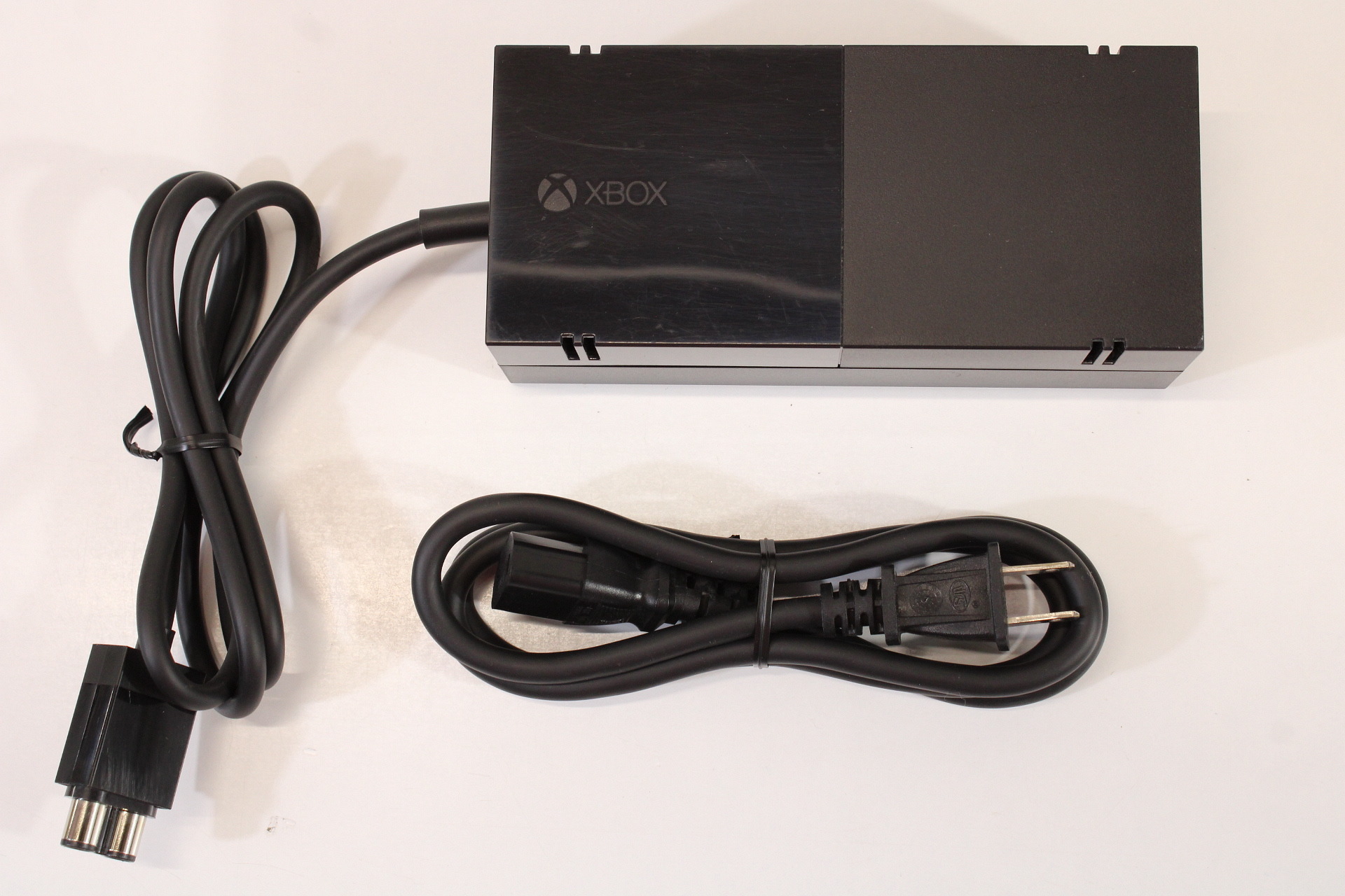 North American Microsoft Xbox One Black Console 1TB Model 1540 Controller AC Adapter (USA) (B)