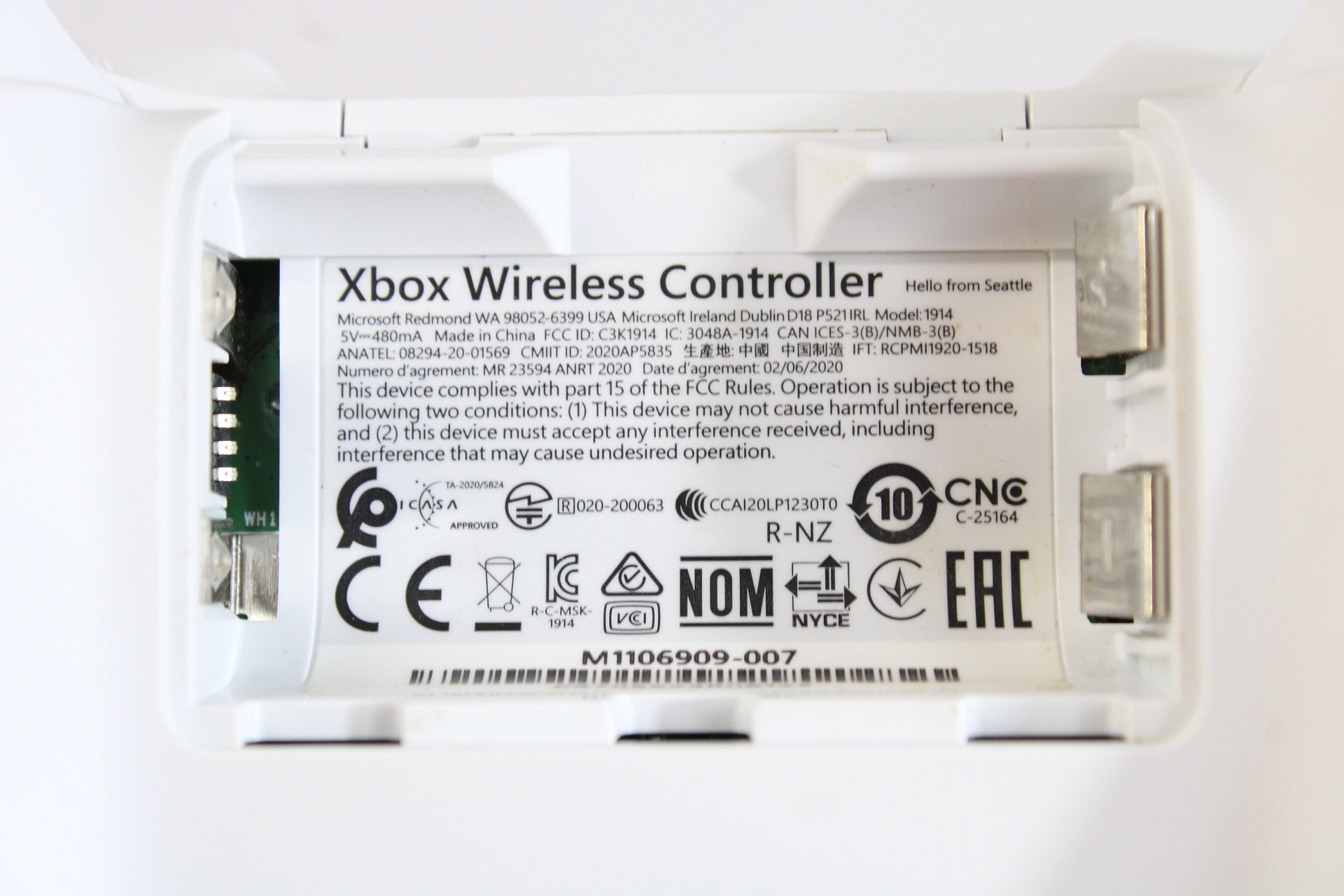 North American Microsoft Xbox One White Console 500GB Model 1540 Controller AC Adapter (USA) (B)